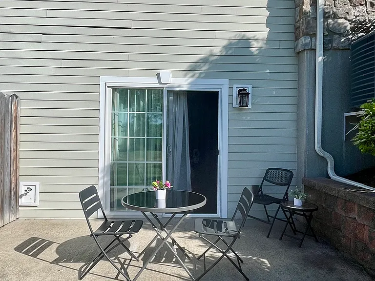 Midway Dr — Photo 2