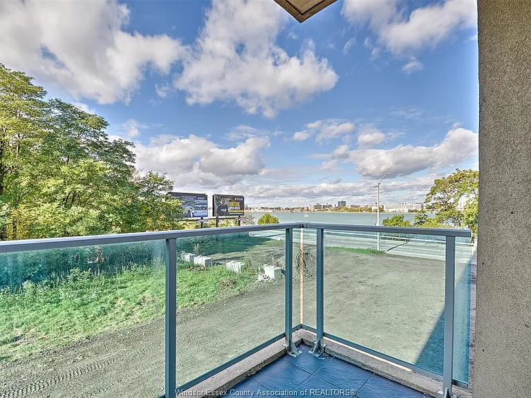 1225 Riverside Dr E #101 — Photo 26