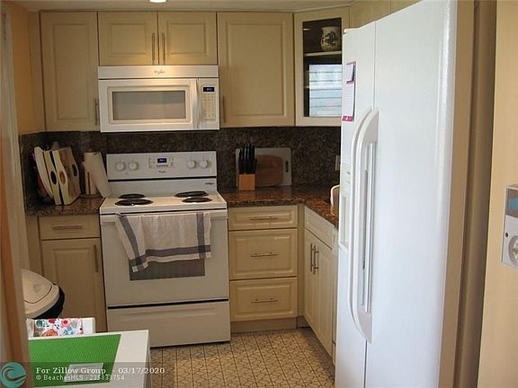 4th image of 3300 N Palm Aire Dr APT 604