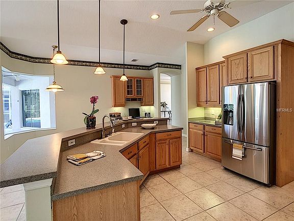 5th image of 7141 Wainscott Ct Unit 1