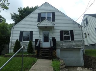 1861 Ashbrook Dr, Cincinnati, OH 45238