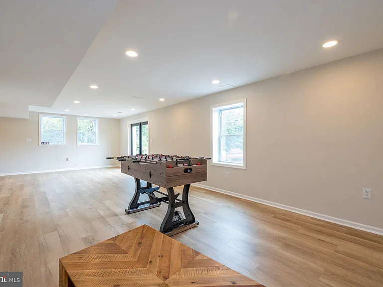 7017 Helmsdale Ct — Photo 25