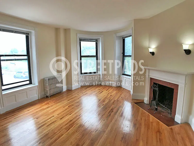 Living room - Beacon St