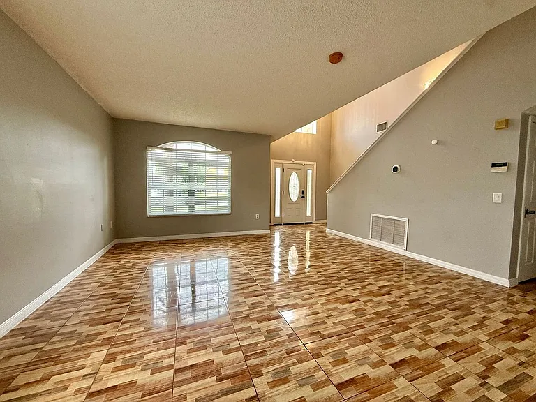 677 Elbridge Dr — Photo 10