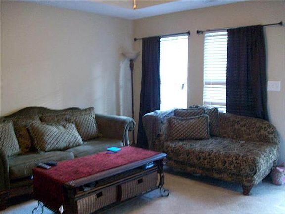3rd image of 318 Sterling Dr