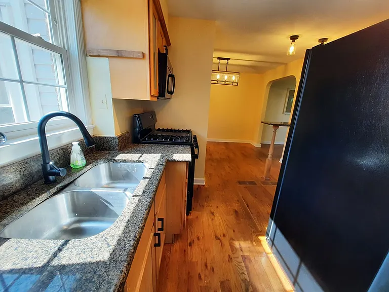 1720 Leland Ave — Photo 58