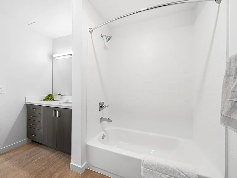 927 U St #301 — Photo 14