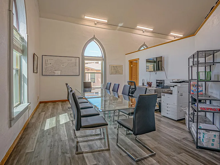 431 University St — Photo 10