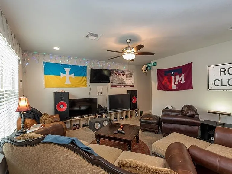 4308 Oaklawn St — Photo 4