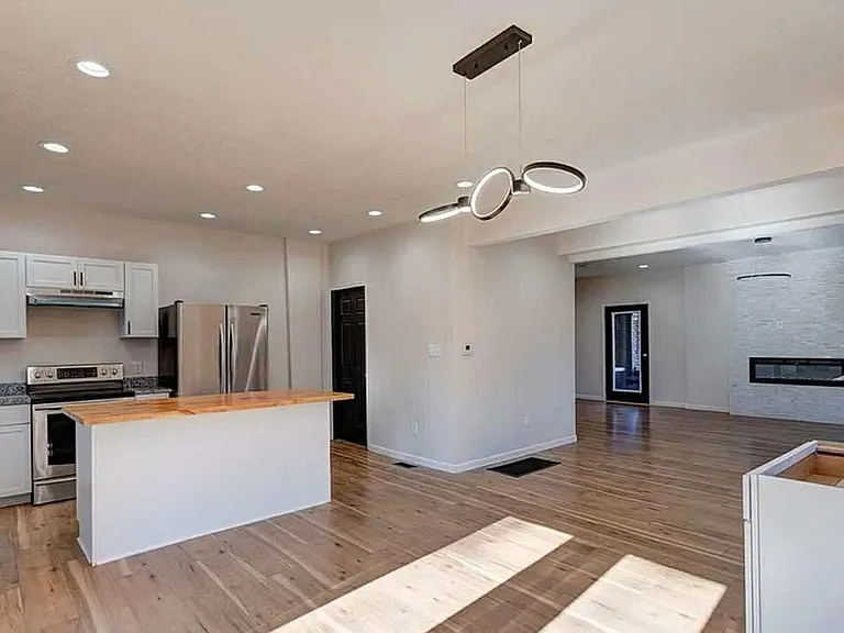 1135 Fairfield Ave — Photo 9