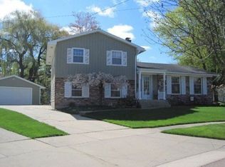 1700 Laurel Ave SE, East Grand Rapids, MI