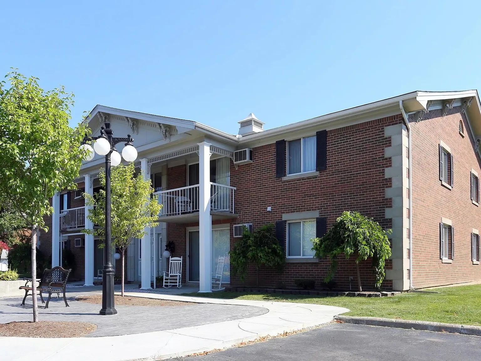 Sunset Court — Photo 2