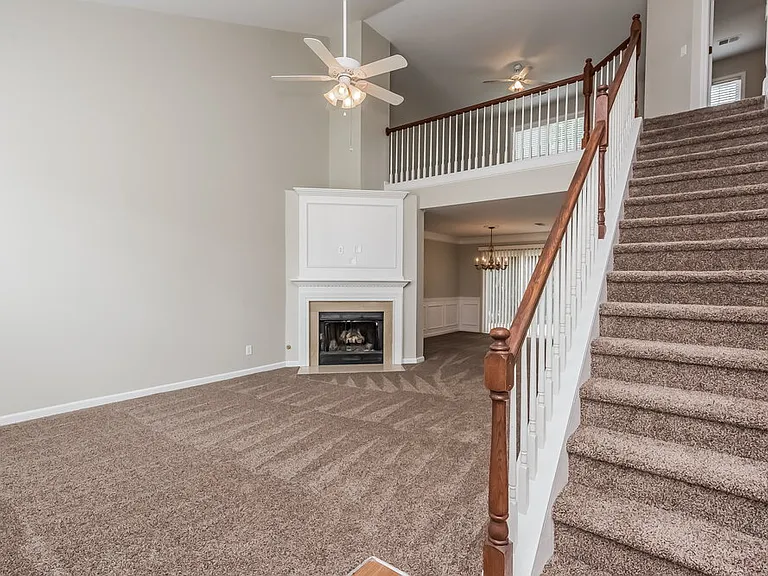 710 Weatherstone Trce — Photo 3