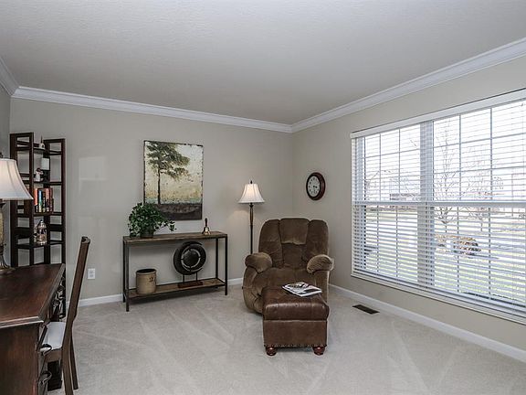 5th image of 6545 Rosemont Ln