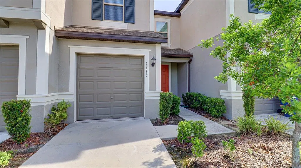 3 bed, 2.5 bath, 1597 sqft, $2,500 — Photo 1