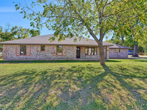 608 North Ave, Whitesboro, TX 76273