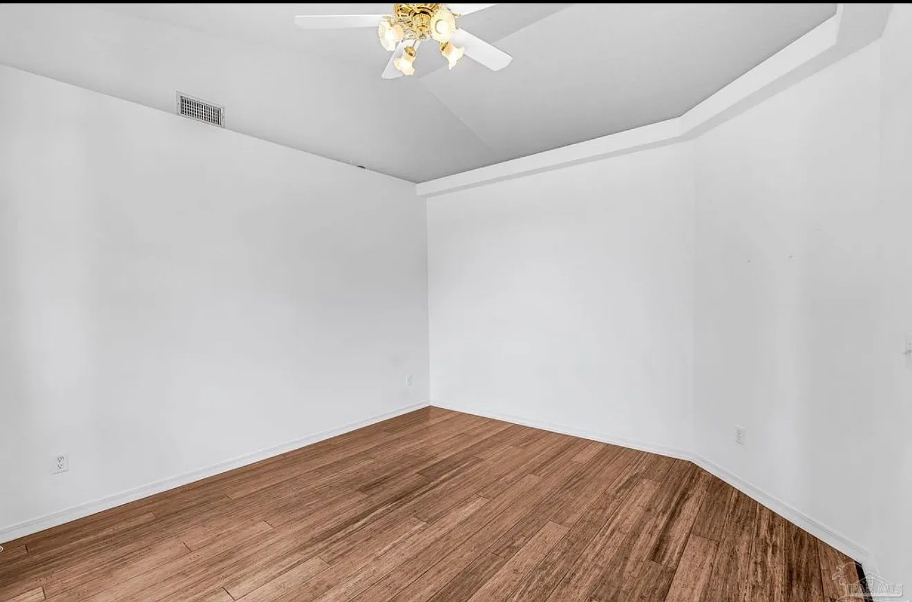 4 bed, 3002 sqft, $3,000 — Photo 3