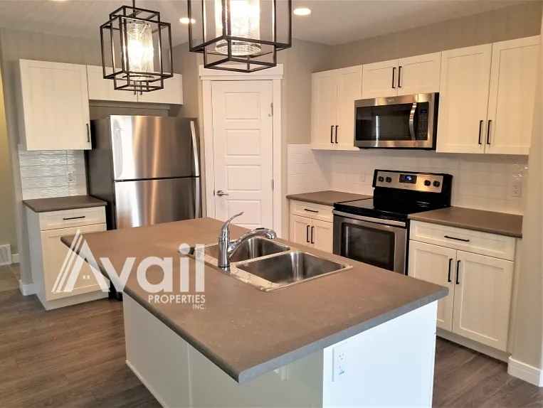 1363 Adamson Dr SW — Photo 2