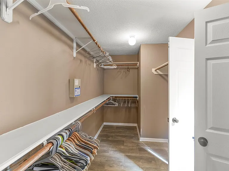 723 Avery Dr — Photo 18