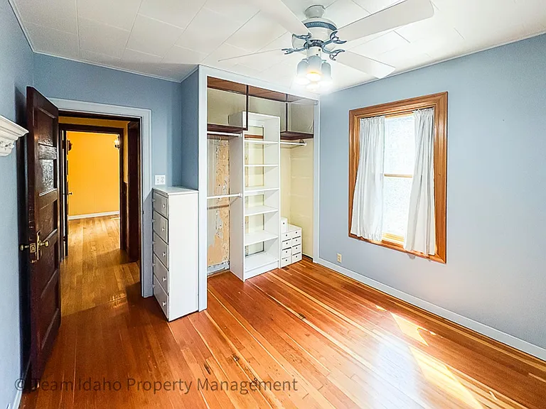 1203 Logan St — Photo 25