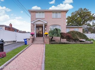 716 Woodrow Rd, Staten Island, NY 10312