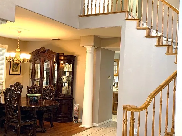 390 Babson Dr — Photo 2