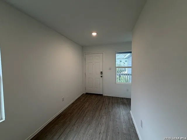 4 bed, 2.0 bath, 1627 sqft, $1,875 — Photo 4