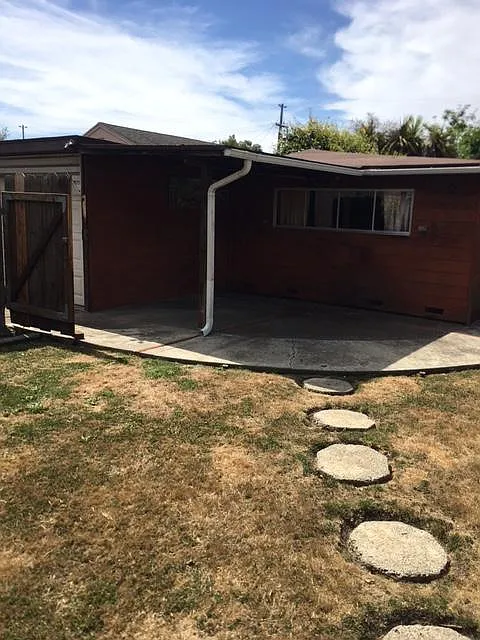 2 bed, 1200 sqft, $3,500 — Photo 3
