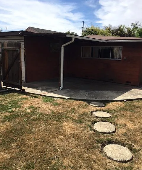 1050 Masonic Ave — Photo 3
