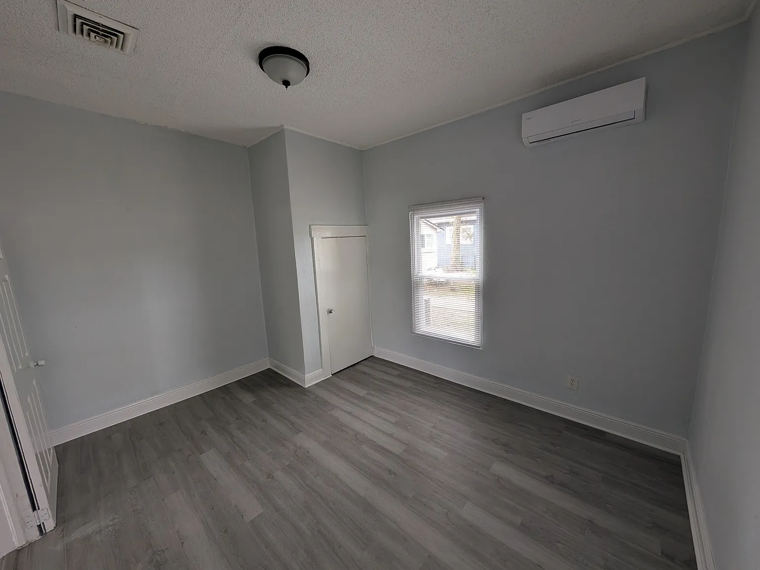 3511 N 12th St — Photo 3