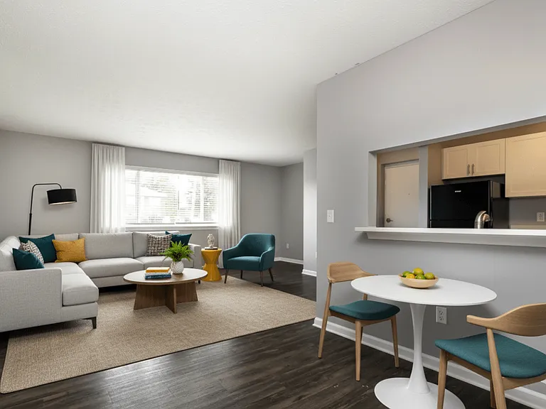 CenterPointe Apartments & Townhomes — Photo 22
