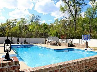 352 Bob White Pkwy, Suffolk, VA 23435