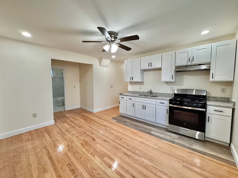 12 Boyd St #3 — Photo 1