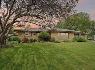 5786 W Silverleaf Ln, Brown Deer, WI 53223