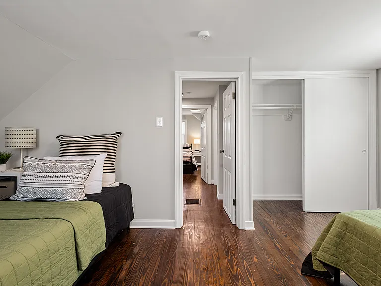 6525 W Grace St — Photo 11