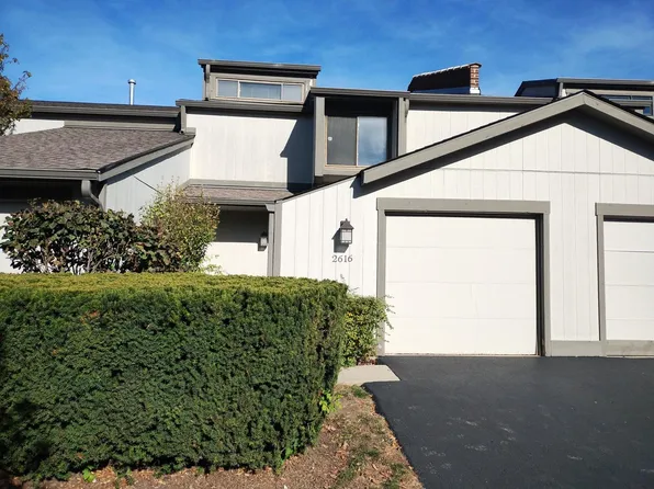 2616 Smith St, Rolling Meadows, IL 60008