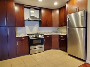 70-26 68th Pl FLOOR 3, Ridgewood, NY 11385