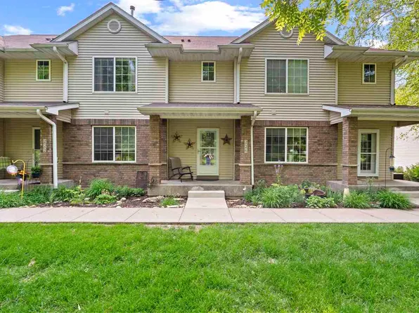 226 Red Hill Ln, Iowa City, IA 52245