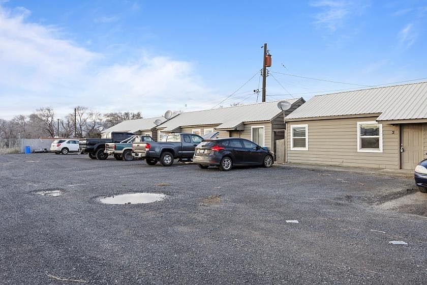1st image of 1110 W Broadway Ave #3
