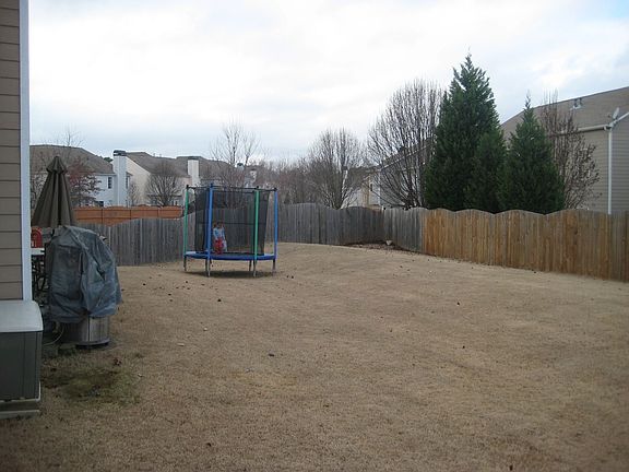 Spacious, Fenced Area