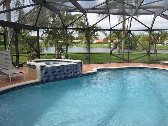 Huge, heated pool & spa