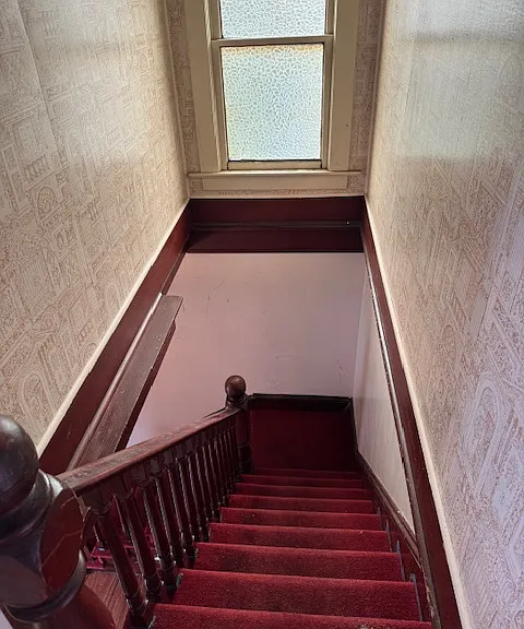 105 Grant St — Photo 4