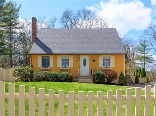 27 Valley View Rd, Woodstock Valley, CT 06282