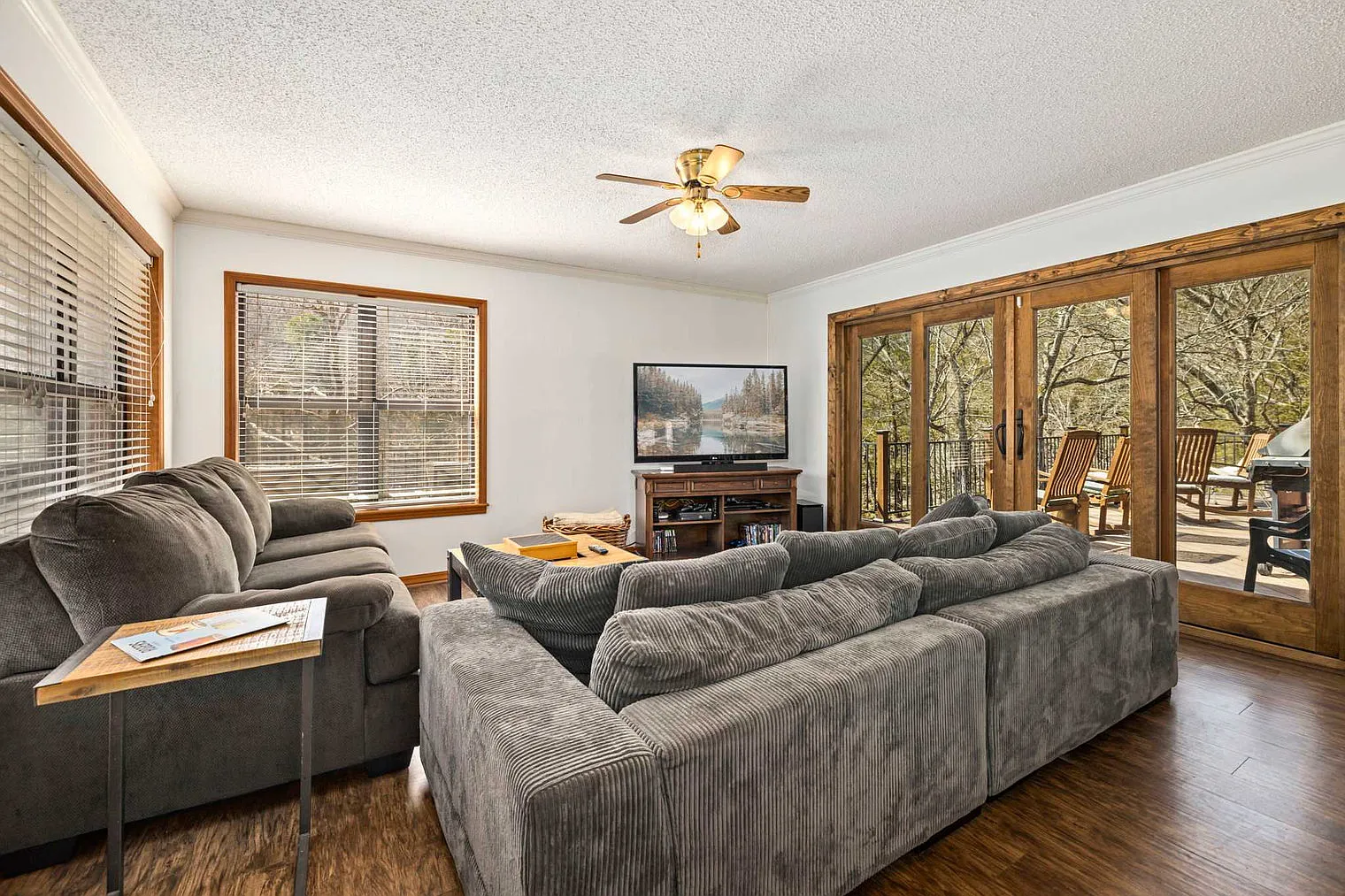 5 bed, 4.0 bath, 1453 sqft, $13,614 — Photo 2