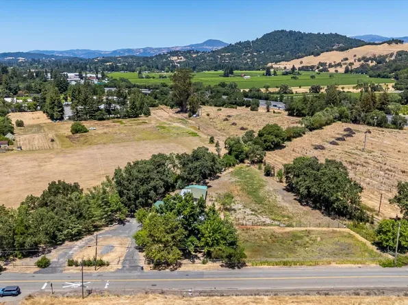 375 Limerick Lane, Healdsburg, CA 95448