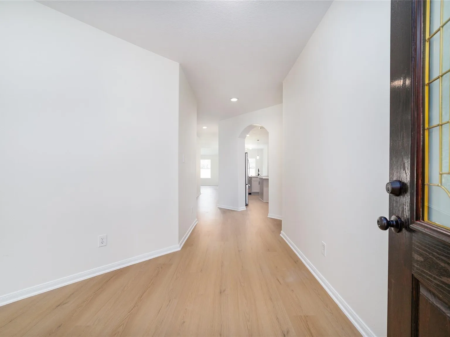 3 bed, 2.0 bath, 1886 sqft, $2,550 — Photo 4