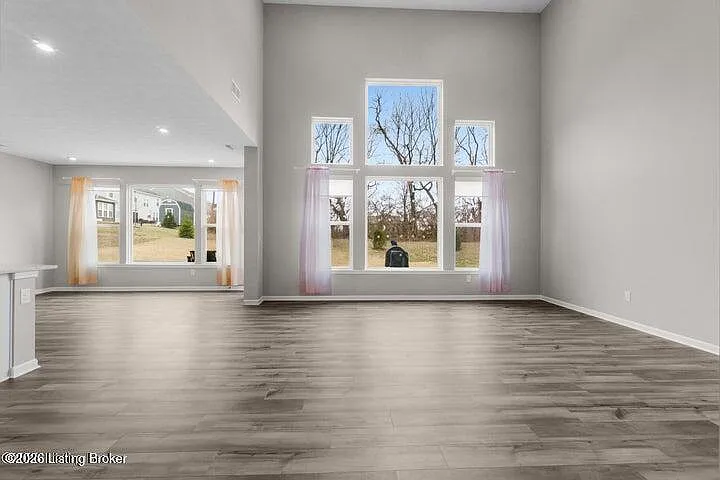 4 bed, 2.5 bath, 2711 sqft, $2,500 — Photo 4