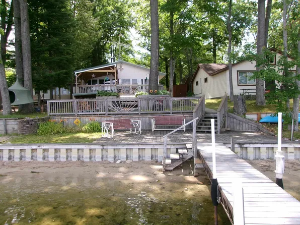 1147 Arbor Dr, Lake, MI 48632