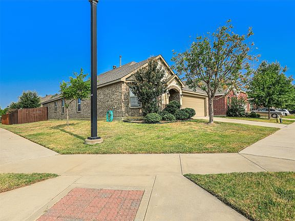 2nd image of 1916 Gayla Creek Dr