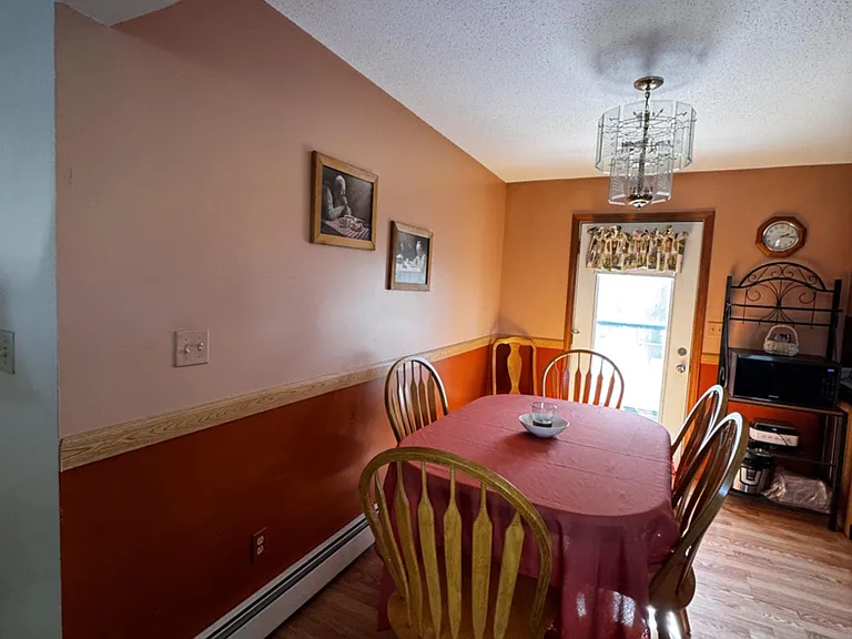 86 Birchwood Ave — Photo 4